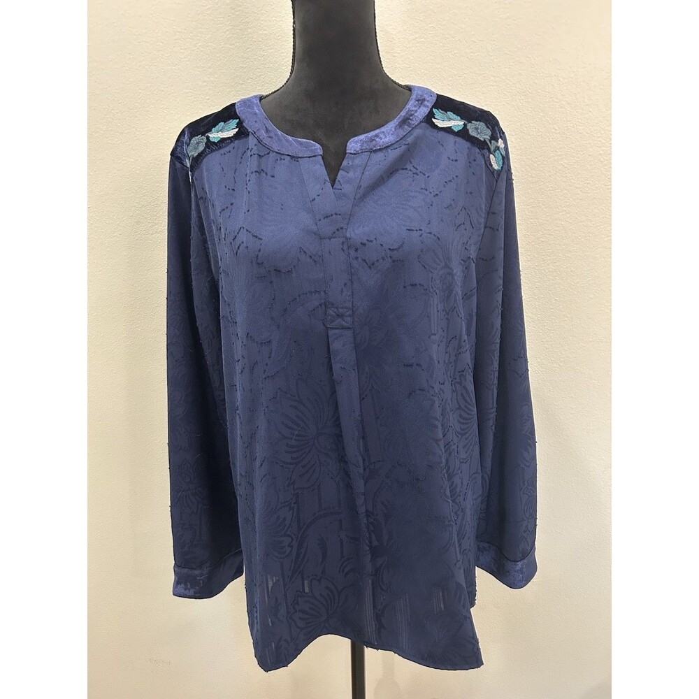 Chicos Size 3 Womens XL Blue Top With Velour Embroidered On Shoulders V Neck